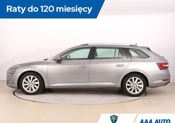 Skoda Superb cena 77000 przebieg: 102841, rok produkcji 2019 z Siedlce małe 326